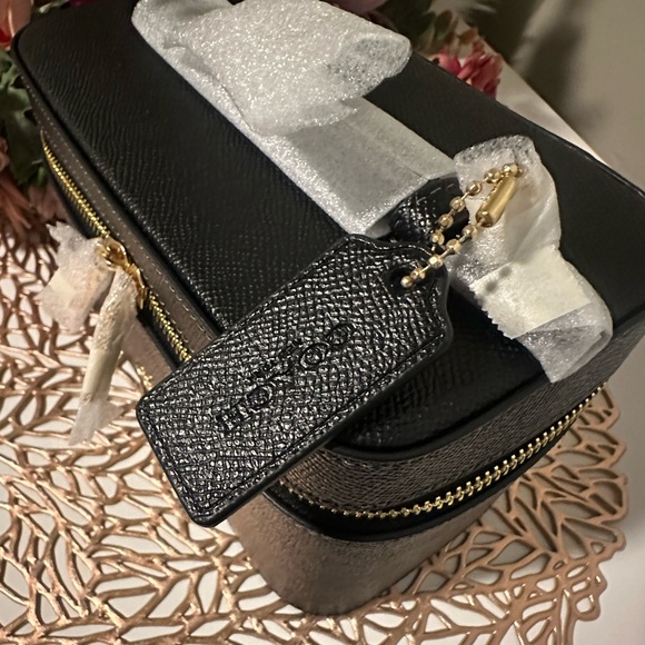 NWT Coach Signature Leather Cosmetic Case - Picture 10 of 16